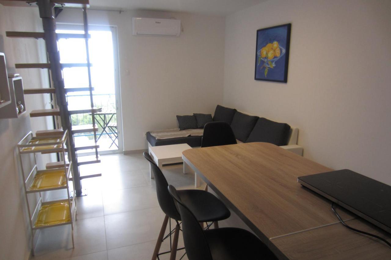 Apartman Valinor Miholascica Exterior foto