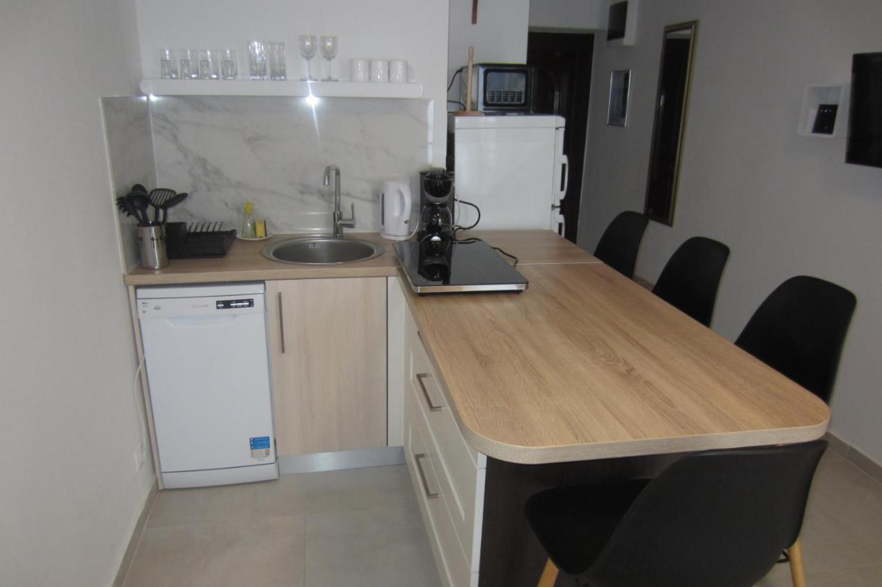 Apartman Valinor Miholascica Exterior foto